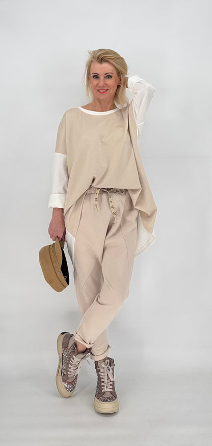 Oversized Shirt in beige und weiß