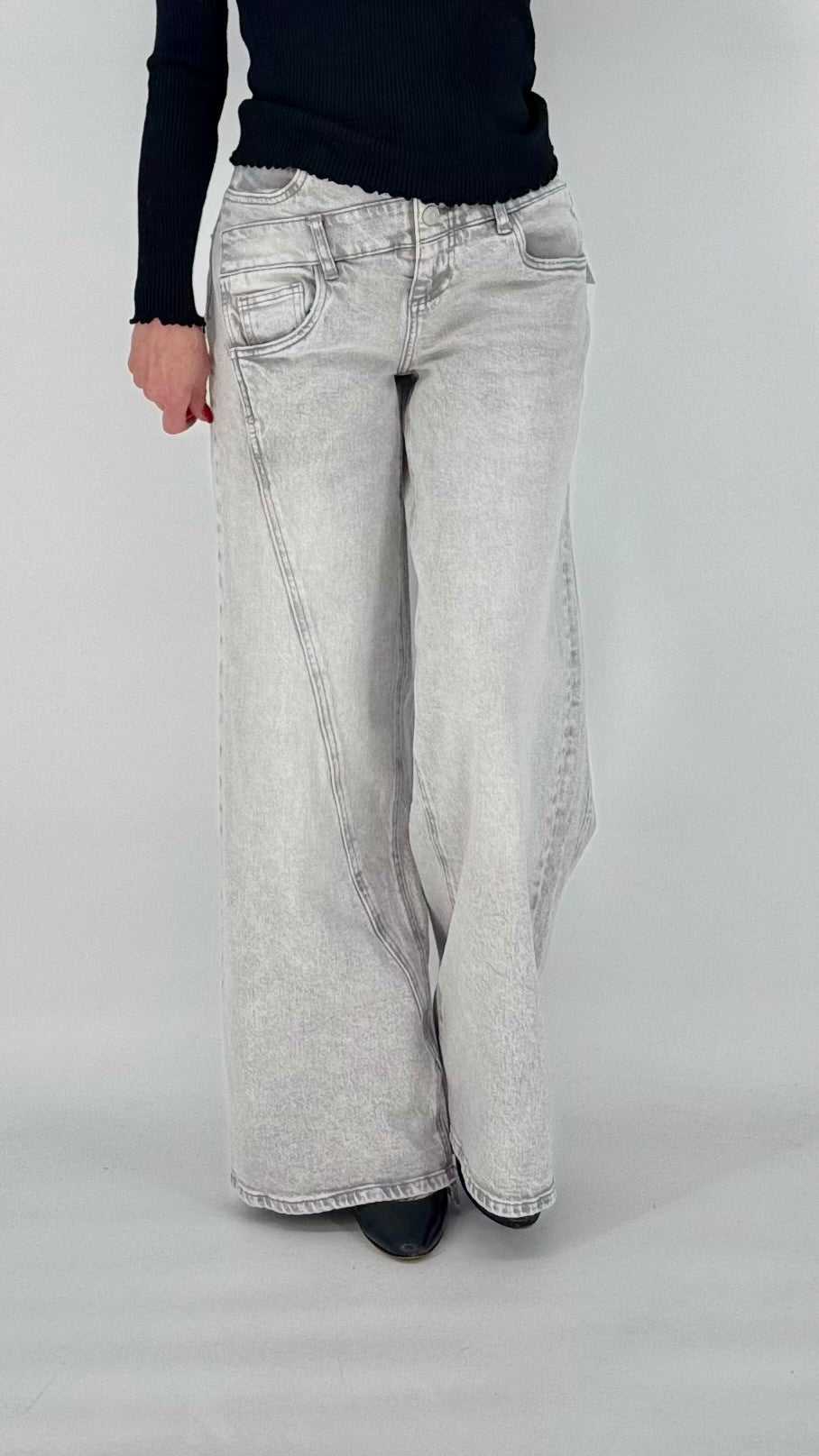 Wide-Leg Jeans L212 grau