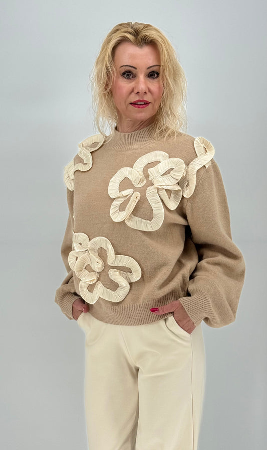 Pullover 3D Blumendekoration beige