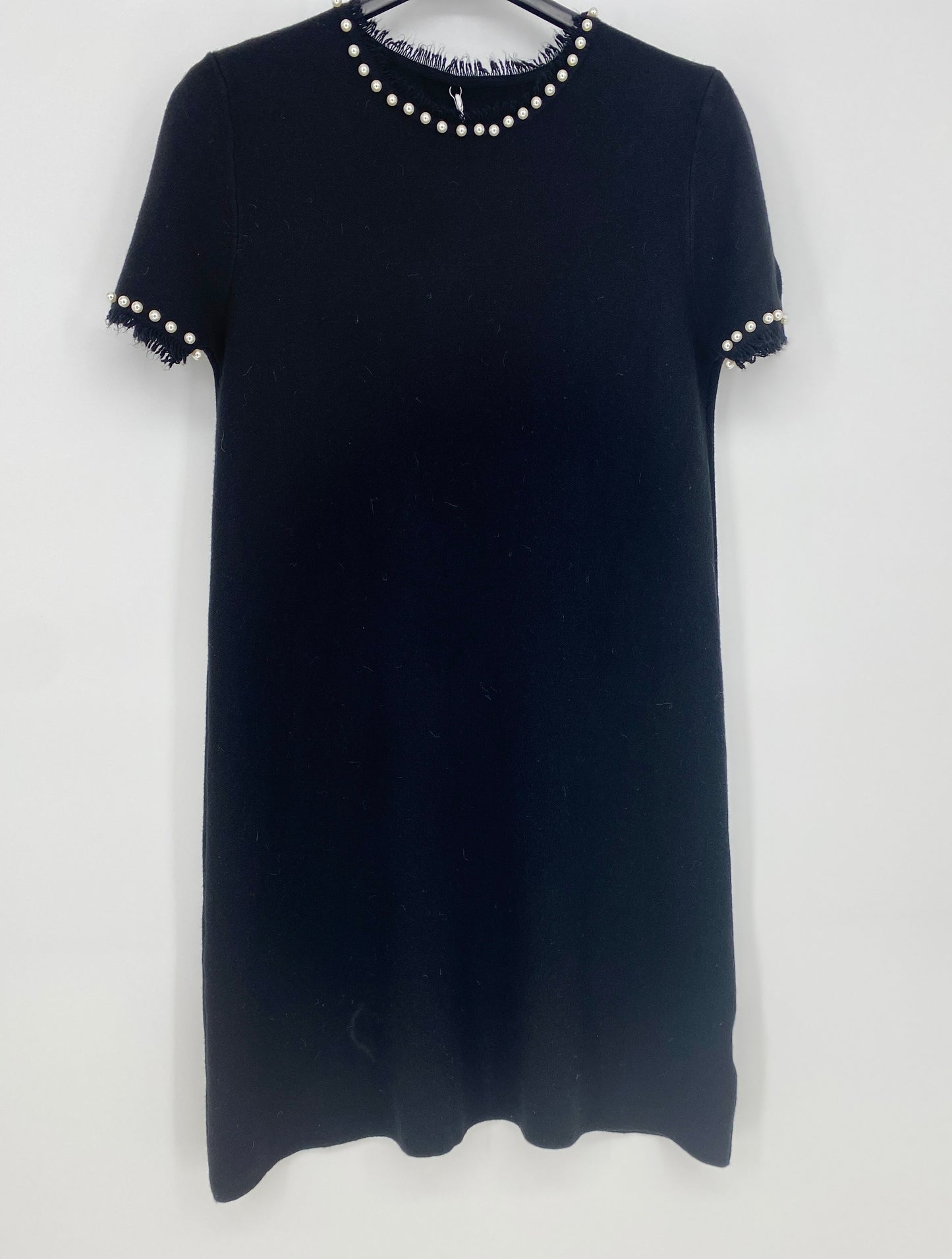 Kleid mit Perlen schwarz