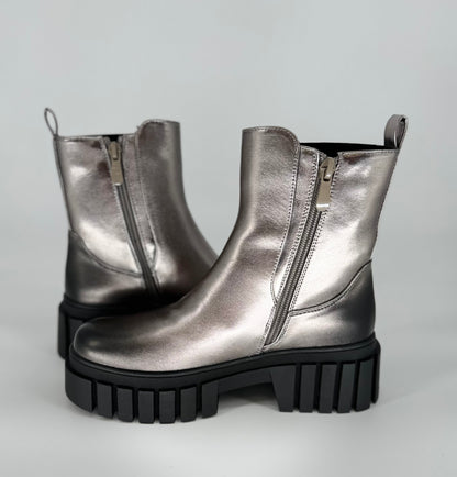 Boots Plateau Sohle silber