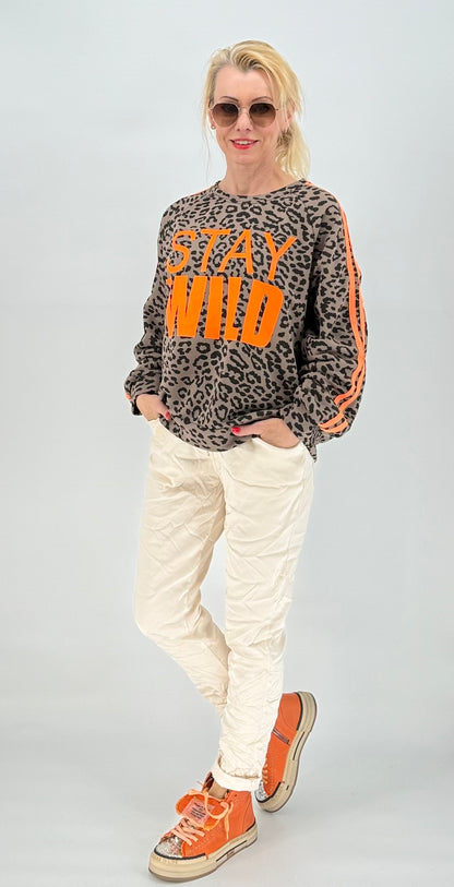 Sweatshirt "Stay Wild" leo/orange