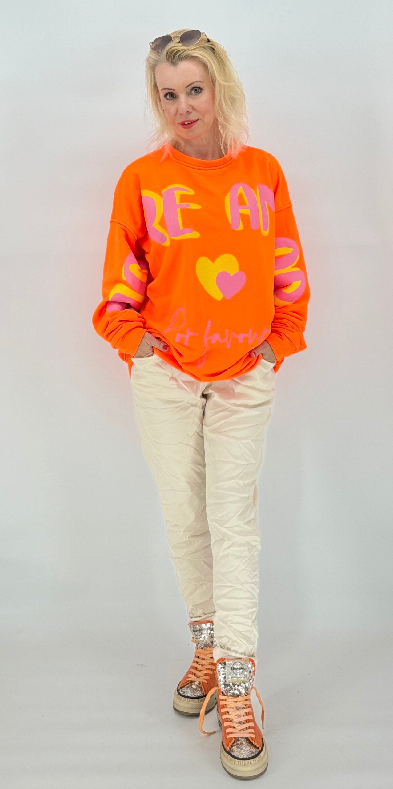 Sweatshirt "MORE" orange