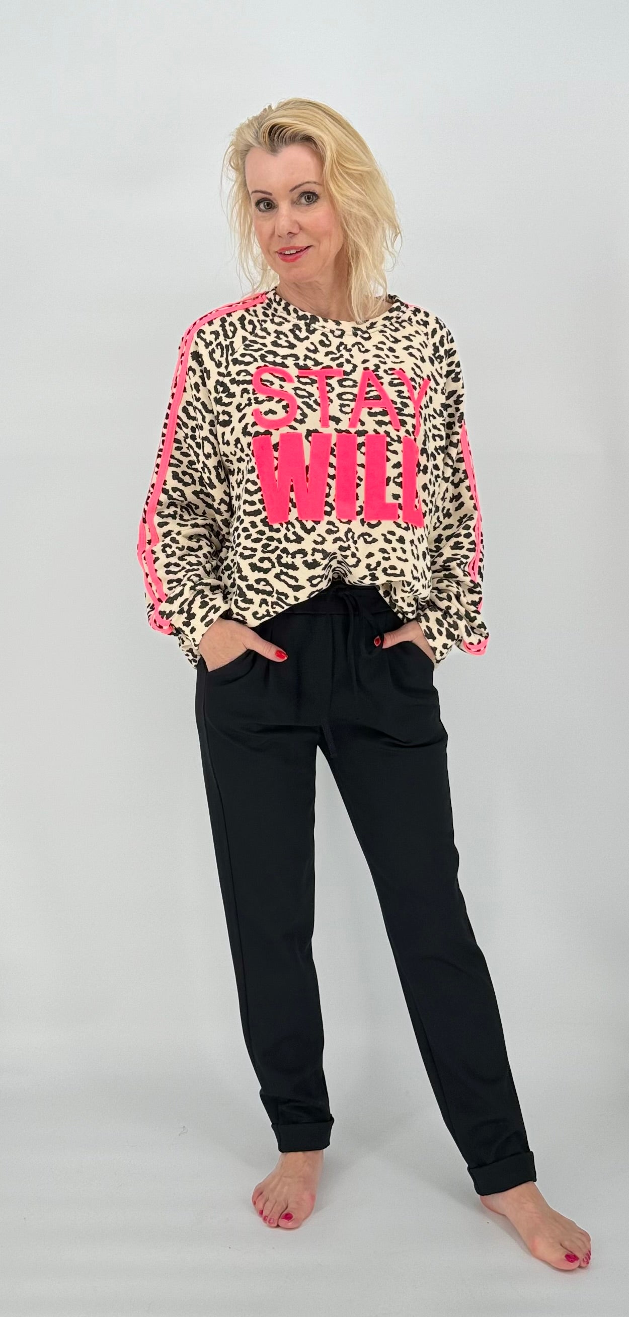 Sweatshirt "Stay Wild" leo/pink