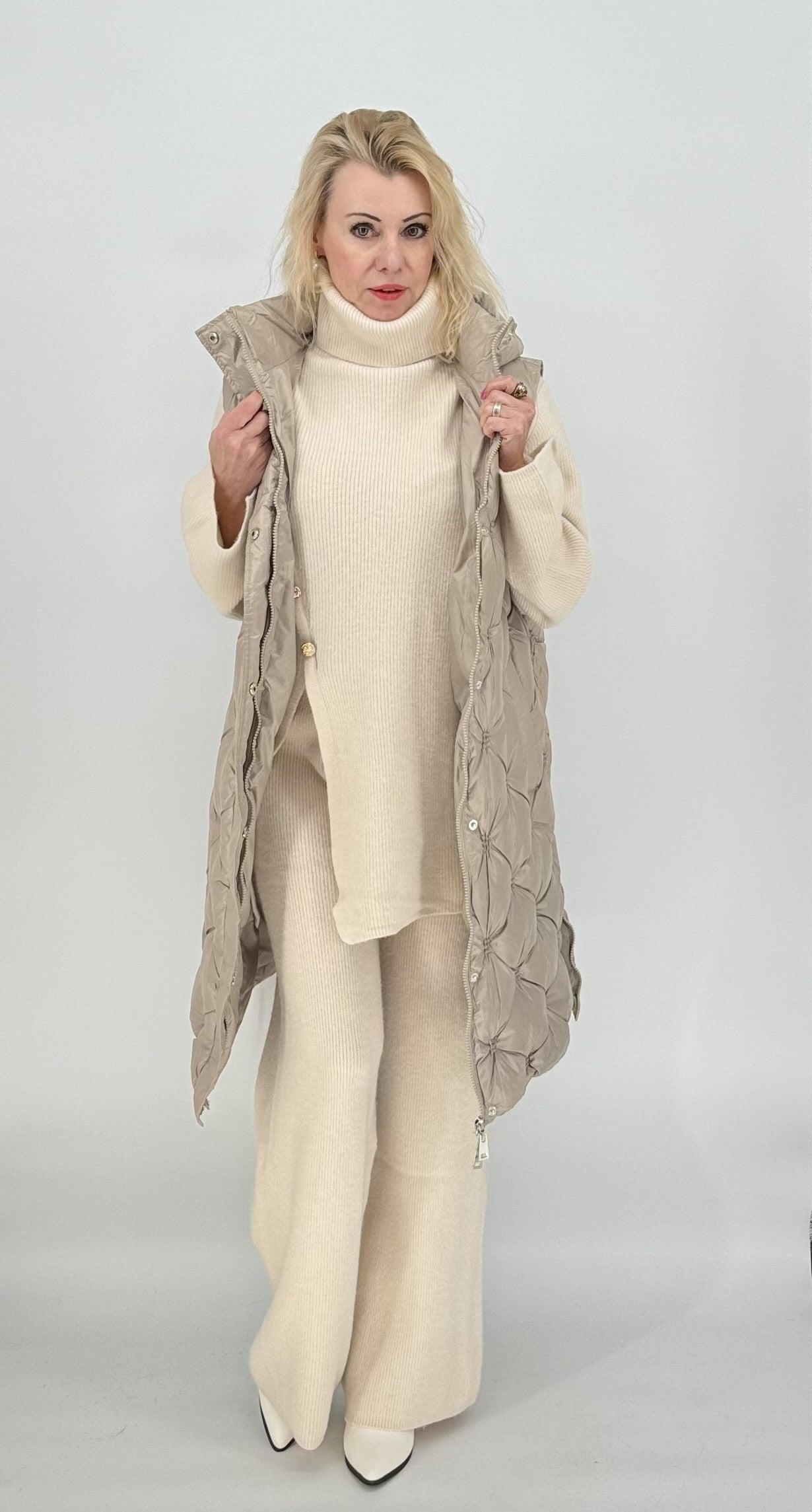 Asymmetrischer Pullover beige