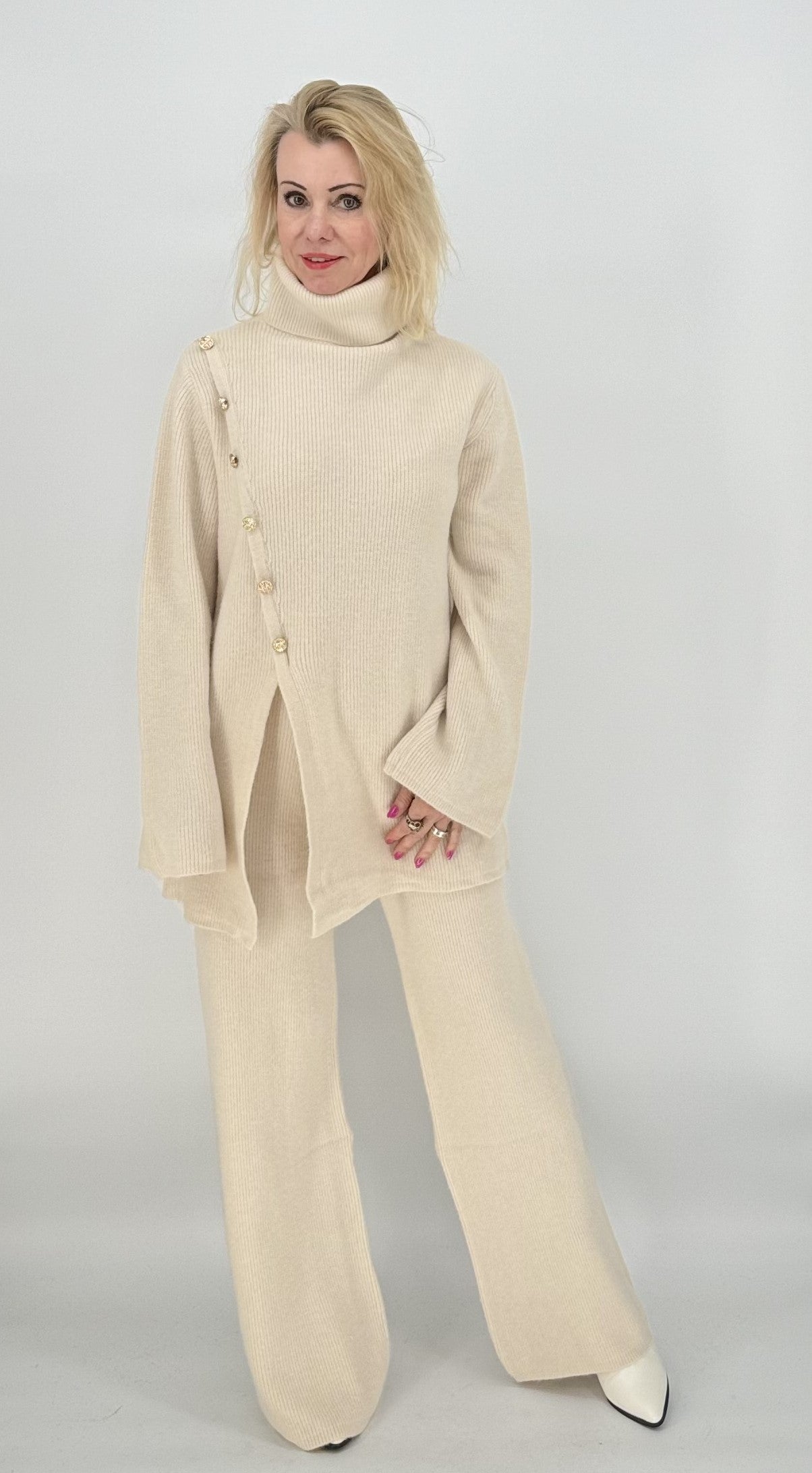 Asymmetrischer Pullover beige