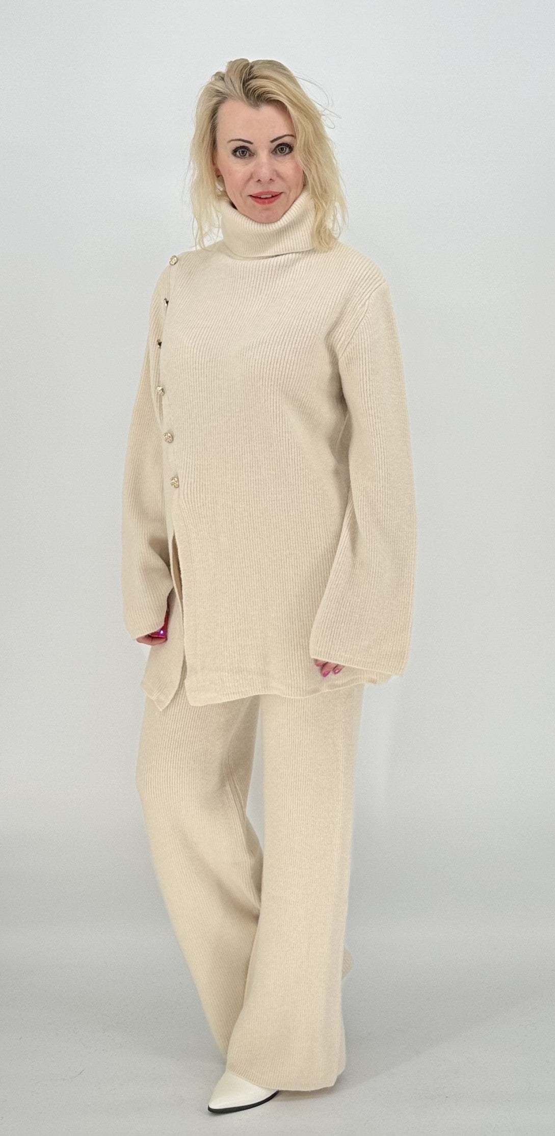 Asymmetrischer Pullover beige