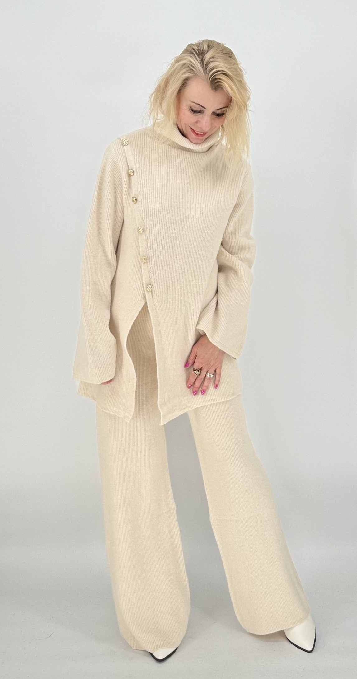 Asymmetrischer Pullover beige