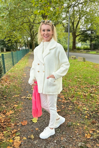 Kuschelige Jacke creme/weiß